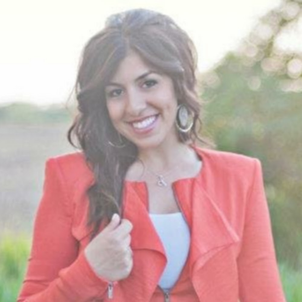 Meet your Posher, Daniela